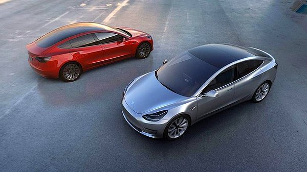 11. Tesla'nın Ukraynalı çalışanlarına Rusya'nın anavatanlarına yönelik istilasına karşı savaşmak için silah altına alınmaları halinde en az üç ay daha ödeme yapacağı bildirdi. Ayrıca şirket, Starlink internet hizmetinin Ukrayna'ya götürülmesini sağladıkları için çalışanlarına da övgüler yağdırdı.