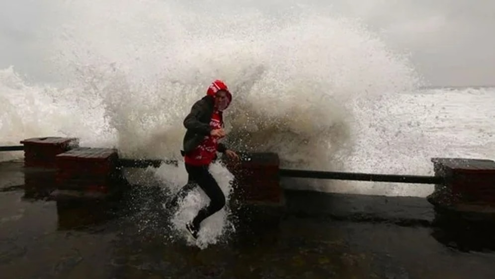 İzmir'de Vapur Seferleri İptal mi Edildi? İşte İZDENİZ'den Gelen Açıklama...