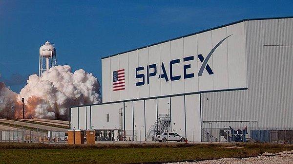 SpaceX ABD’nin California eyaletindeki Hawthorne şehrinde bulunuyor ve uzay taşımacılığı sektörüne giren ilk şirket ünvanını taşıyor.