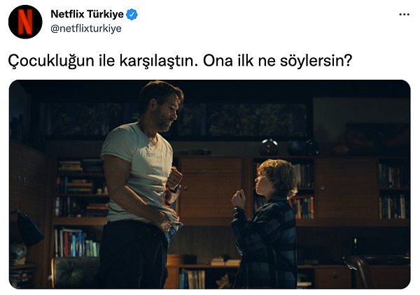 Netflix Türkiye'nin Twitter hesabında paylaşılan 'Çocukluğun ile karşılaştın. Ona ilk ne söylersin?' sorusu sosyal medyanın gündemine oturdu.