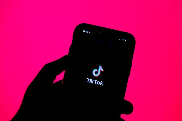 En renkli ve hareketli sosyal medya platformlarından olan TikTok'ta her gün yepyeni bir akıma uyanıyoruz.