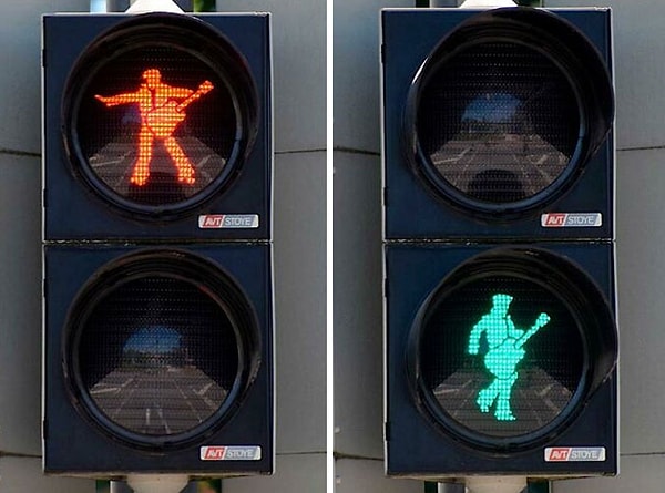 16. Сигналы пешеходного перехода во Фридберге, Германия, городе, где Элвис Пресли служил в армии США