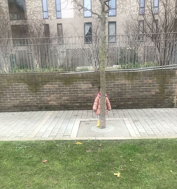 17. Прятки с моей племянницей. Она думает, что ее не видно