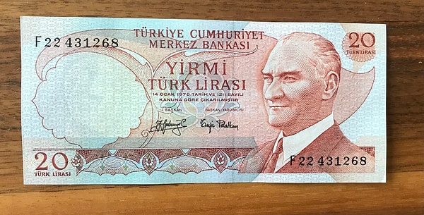 4. Paraların üzerinde hangi tarihten itibaren Atatürk portreleri yer almaya başlamıştır?