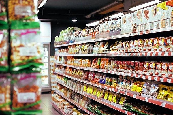 Markete girdiğimizde veya herhangi bir kategoride ürün aldığımızda çok net bir şeyle karşılaşıyoruz: Fiyat artışı.