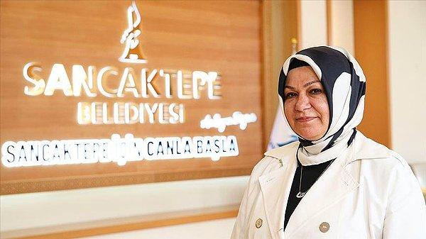 6. AKP'li Sancaktepe Belediye Başkanı Şeyma Döğücü'nün Twitter hesabından yaptığı paylaşım tepki çekti. Döğücü, tiyatroya girmek için oluşan kuyruğun fotoğrafını paylaşarak, 'Bu gördüğünüz Halk Ekmek kuyruğu değil; Sancaktepe'de tiyatro kuyruğu' yazdı.