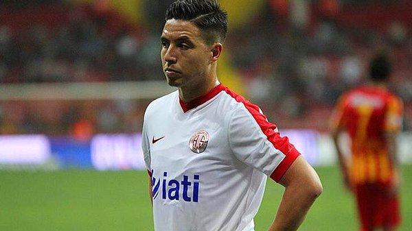 25. Samir Nasri: Ülkemize gelen yıldız statüsündeki isimlerden biriydi fakat oynamayı seçmedi. Antalyaspor'a geldiğinde taraflı tarafsız herkes bu transferi alkışlamıştı.