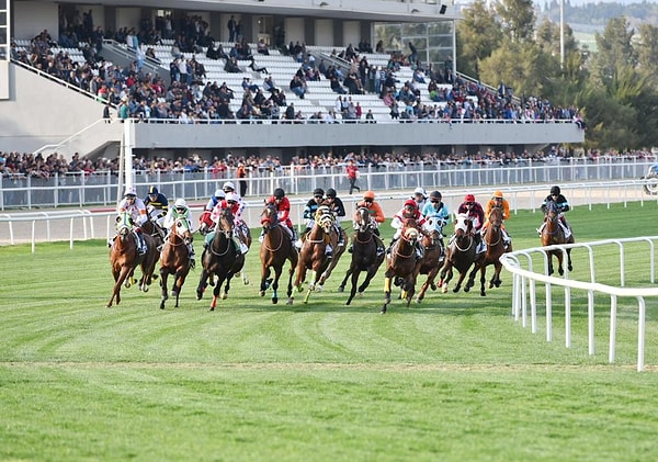 Türkiye'nin ilk hipodromunun adı aşağıdakilerden hangisidir?