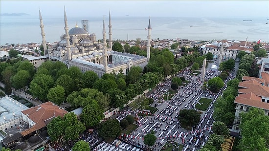 Valilik, İBB'nin Sultanahmet Meydanı'nda Ramazan Etkinliği Yapmasına İzin Vermedi
