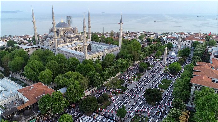 Valilik, İBB'nin Sultanahmet Meydanı'nda Ramazan Etkinliği Yapmasına İzin Vermedi