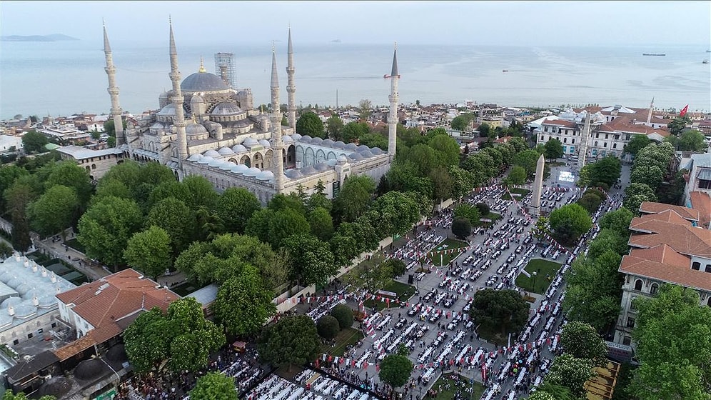 Valilik, İBB'nin Sultanahmet Meydanı'nda Ramazan Etkinliği Yapmasına İzin Vermedi