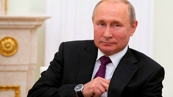 Putin ise Karadeniz kıyısındaki saray ile ilgili çıkan iddiaları yalanlamıştı fakat The Times gazetesi tüm servetini bu şekilde döküm haline getirdi.