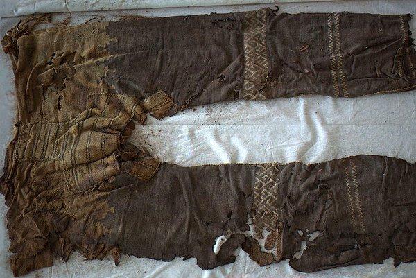 4. Şimdiye kadar bulunan en eski pantolon 3 bin yıllık ve bu giysi Asya kültürünü üzerinde taşıyor!
