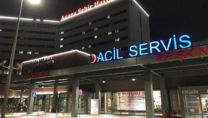 Otomobilden Havaya Ateş Açıldı, Penceredeki Kadın Gözünden Vuruldu