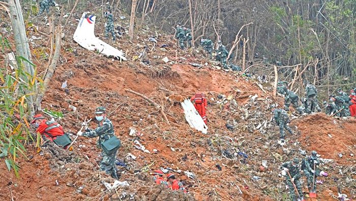 132 Kişi Hayatını Kaybetmişti: Çin'de Düşen Yolcu Uçağının Pilotu İntihar Etti İddiası