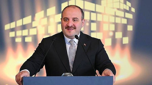 Sanayi ve Teknoloji Bakanı Mustafa Varank, Türkiye’nin ve Ford'un Avrupa'daki İlk Tam Elektrikli Ticari Aracı E-Transit'in Hattan İniş Töreni'ne katılacak (14.00).