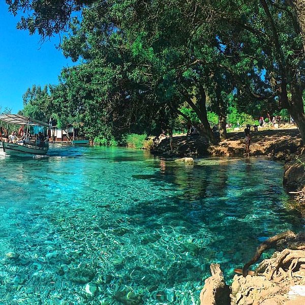 Akyaka'da insanlarının sıcaklığıyla birlikte unutulmaz bir tatil yaşayıp oradan ayrılmak istemeyeceksiniz.