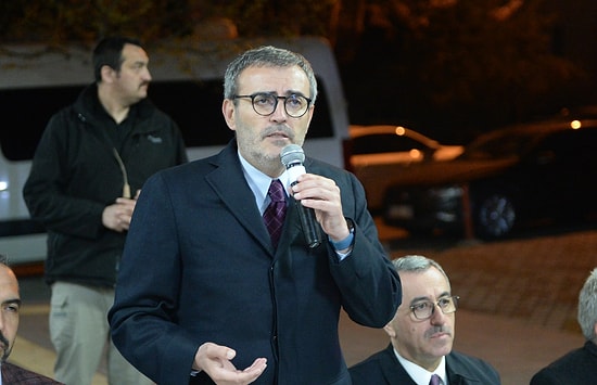 Mahir Ünal'ın Ortaokul Anısı: "Pis Faşist Diyerek Bana Bir Dayak Attılar"