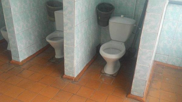 13. "Rusya'daki tuvaletlerde kapı ve tuvalet kağıdı yok!"