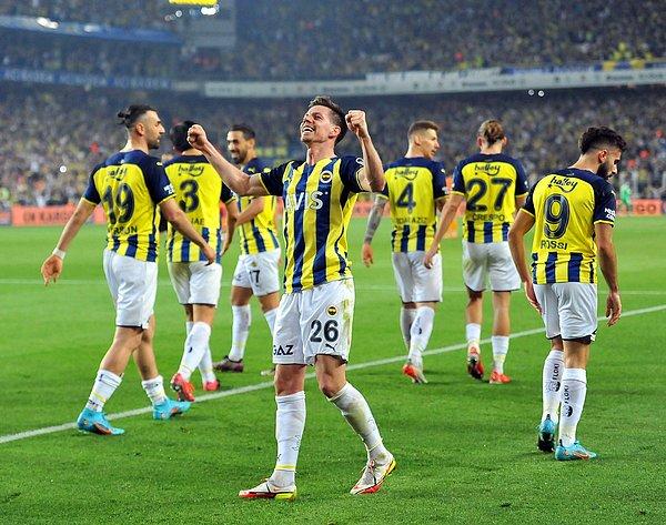 Sarı lacivertliler, 6 yıl aradan sonra Kadıköy'de Galatasaray'a karşı galip geldi.