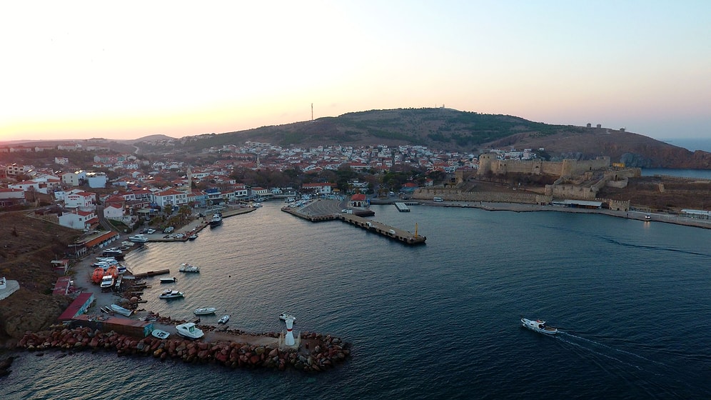 Bozcaada’ya Yarınki Bazı Feribot Seferleri İptal Edildi