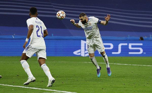 Uzatmalara giden maçta tabii ki Benzema adından söz ettirmeseydi olmazdı ve 96. dakikada muhteşem bir gole imza atarak durumu 3-2'ye getirdi. Bu skor Real Madrid'i yarı finale yükseltti.