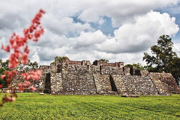 6. 1323 yılında Aztek İmparatorluğu'nun kurucuları olan Mexica, Culhuacan Kralı'ndan kızını istedi ve evlendi.