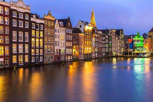9. Hollanda deniz seviyesinin altındadır. Hatta ülkenin ismi -Nederland- alçak topraklar anlamına gelir.