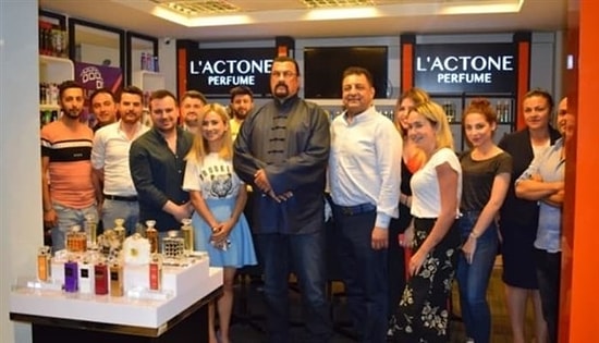 Uyuşturucudan Tutuklanmıştı: Akat, ABD'li Aktör Steven Seagal’i Dolandırmış