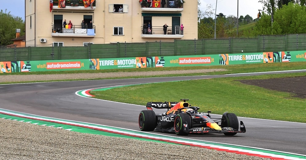 Ferrari'nin Evinde Max Verstappen Yarışı Kazandı, Red Bull Duble Yaptı!