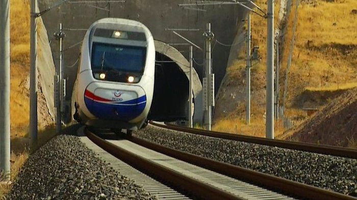 Daha Ne Göreceğiz? Karaman'da Hızlı Tren Raylarını Çaldılar