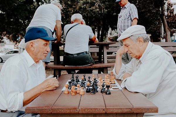 Yaşlanma korkusu olarak bilinen geraskofobi, hayali veya gerçek olabilecek bir tetikleyiciye tepki olarak ortaya çıkar. Ayrıca travmanın duygusal olarak yer değiştirmesinin bir sonucu olarak da ortaya çıkabilir.