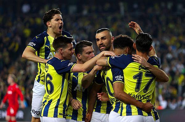 Bu sonuçla üst üste 7. galibiyetini alan Fenerbahçe puanını 68’e çıkarırken Gaziantep Futbol Kulübü ise 42 puanda kaldı.