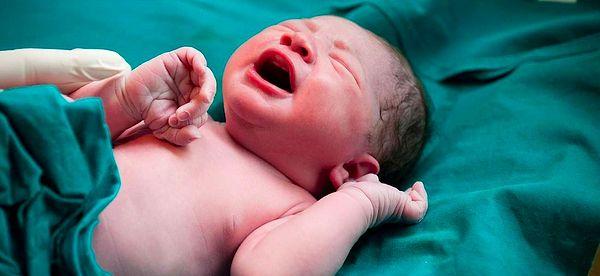 Doğum yöntemi de bebeklerin doğum saatlerini belirliyor.