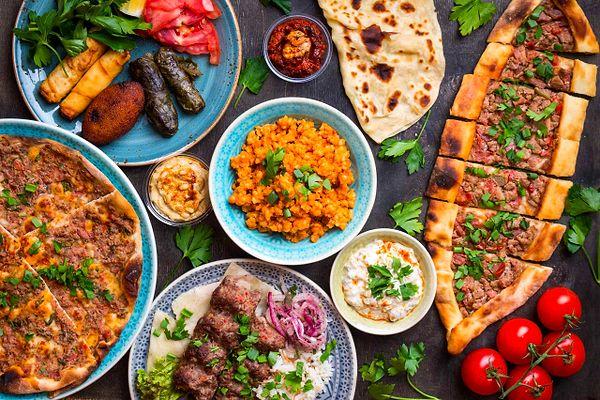 Türk mutfağının lezzetleri saymakla bitmez. Sizin en sevdiğiniz Anadolu'nun efsane yemeği hangisi? Yorumlarınızı bekliyorum.
