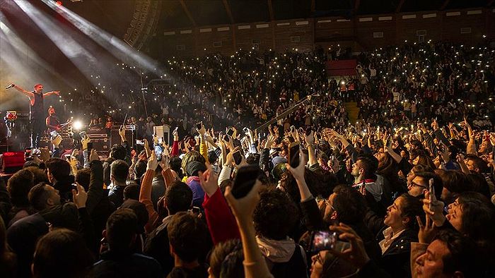 Müzik Yasağının Saati İleriye Alındı