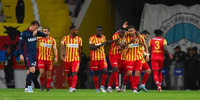Türkiye Kupası'nda Muhteşem Geri Dönüş! Trabzonspor'u Geriden Gelerek 4-2 Yenen Kayserispor İlk Finalist Oldu