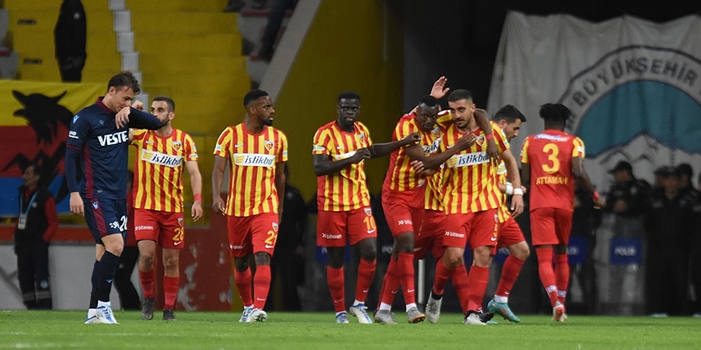 Türkiye Kupası'nda Muhteşem Geri Dönüş! Trabzonspor'u Geriden Gelerek 4-2 Yenen Kayserispor İlk Finalist Oldu