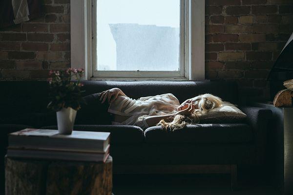 Peki, yetişkinlerde görülen uyku apnesi semptomları nelerdir?