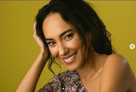 Çağatay Ulusoy'un Sevgilisi Duygu Sarışın: "Bu Konulara Girmeyelim!"