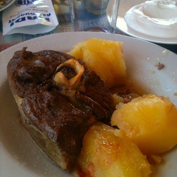 Sonuç olarak hırsızların bulduğu bir yöntemle günümüze kadar gelen hırsız kebabı, özellikle Kıbrıs ve Akdeniz'in en ünlü yöresel yemeklerinden biri haline geldi!