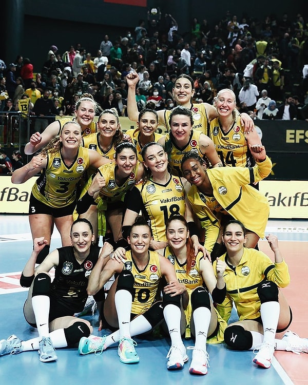 VakıfBank, Sultanlar Ligi'nde üst üste 4. toplamda ise 13. kez şampiyon oldu.