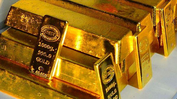 Güçlü dolar, altın fiyatını aşağı itmeye devam ediyor