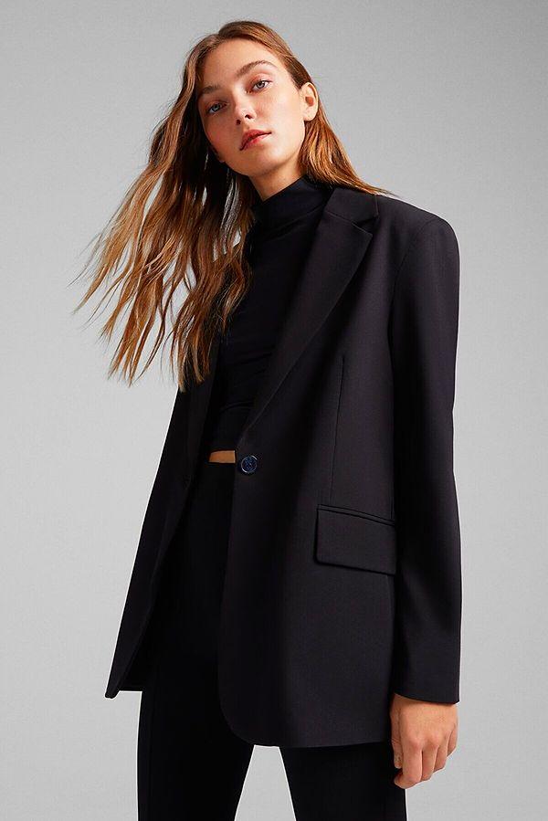 7. Oversize blazer ceket modelleri ile tam bir VB stiline sahip olabilirsiniz.