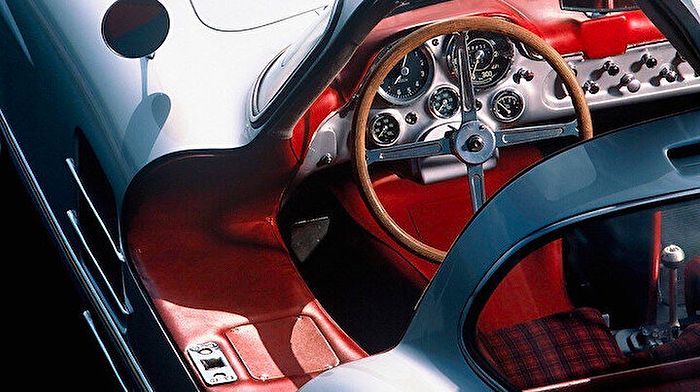 Martı Kanatlı Mercedes-Benz 300 SLR 142 Milyon Dolara Satılarak Rekor Kırdı!