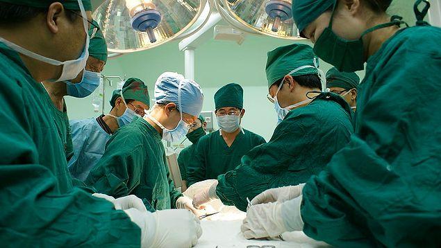 4. Dünyanın ilk ejakülatör organ nakli yapıldı.