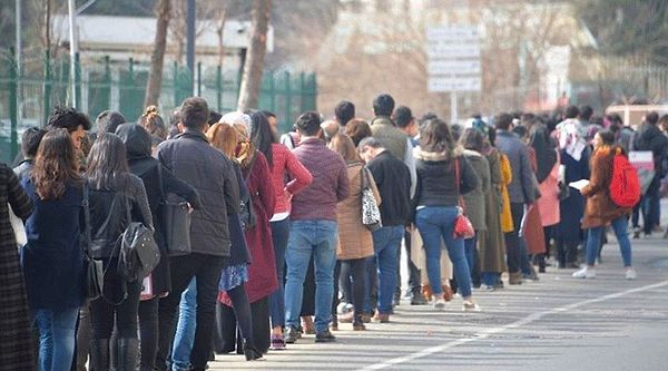 Çalışılan saat endeksi yıllık %11,8, brüt ücret-maaş endeksi yıllık %68,1 oranında arttı