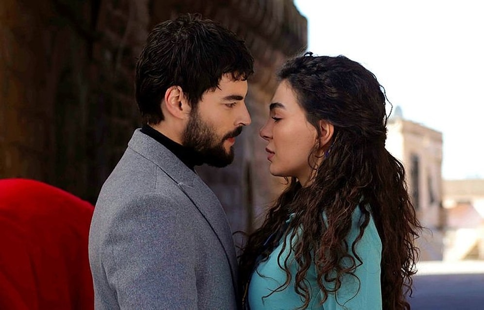 Akın Akınözü'nden Şaşırtan Hareket: Akın Akınözü ve Ebru Şahin Küstü mü? Hercai Oyuncuları Küs mü?