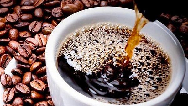 Kahve günün her anında en sevdiğimiz içeceklerden biri. Doğru miktarlarda tüketildiğinde ise oldukça yararlı.