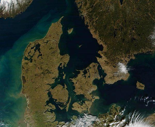 5. Danimarka'nın 444 adası bulunur, ancak bunlardan sadece 76 tanesinde yerleşim var.